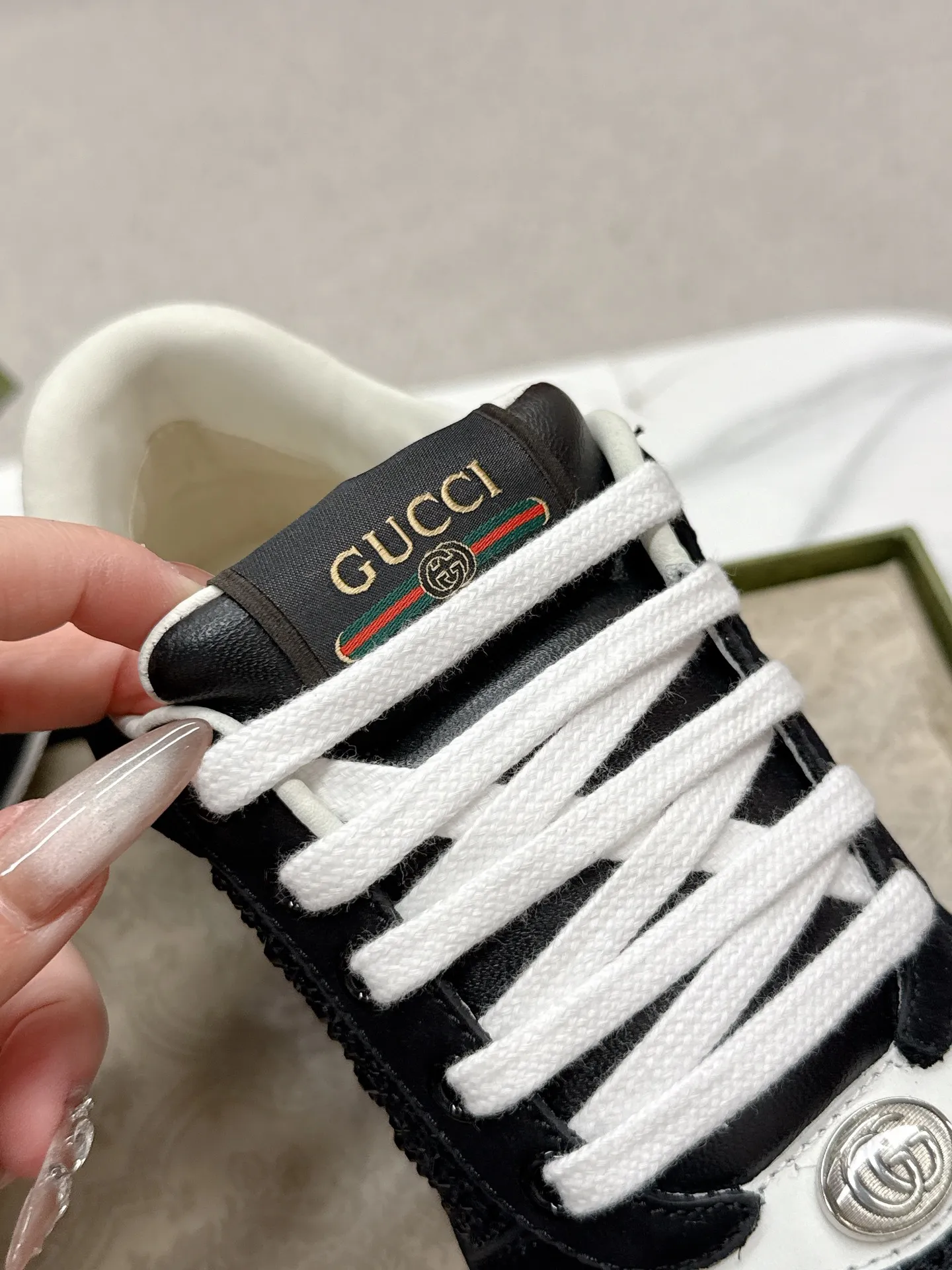 👟👟Ex-factory price 480👟👟 Women's Shoes Women's Clothes Gucci - Purchasing version GG series distressed dirty shoes - hot style coming! 9 times out of 10 sales, you will definitely get the money. Ready stock! Spot goods! Spot goods! New colors added - the ultimate version on the market! Purchase the original version and develop it... fabric, material, outsole, and details can be compared at will! Open-mold Swarovski one-to-one replica rhinestone chain...Metal cherry pendant...Metal double G crystal cylindrical mark...Gucci original customized narrow webbing...Super flash series - flash diamond chain. The cherry decoration is detachable and can be changed into two to match with each other to show your personality. Exclusive color-brushed cowhide fabric. Hand-made distressed is very textured and has a sense of luxury! The details of the workmanship can be seen in the drawings, and no line is missed. The original terry cloth is delicate, soft and more comfortable and breathable, privately stamped two-color original T👟👟Ex-factory price U outsole (lower layer is wider, upper layer is narrower) Supporting packaging ⭐️ Size: Female 35-40 (Female 41)